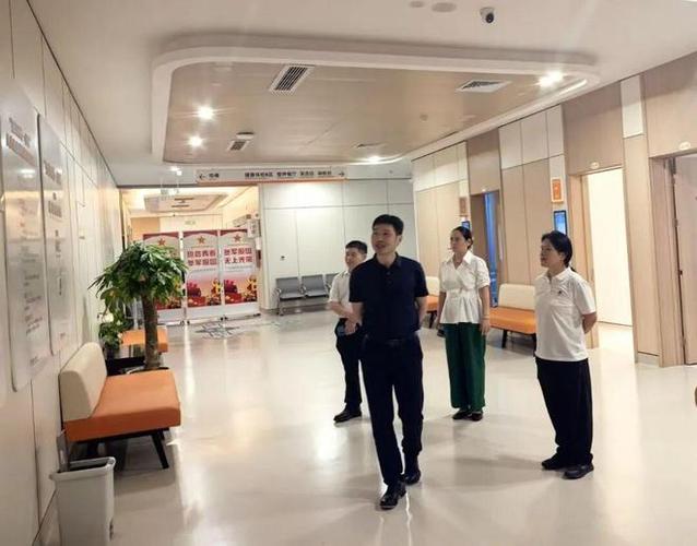 李春明实地走访了医院数字健康中心,健康管理中心以及远程影像,超声
